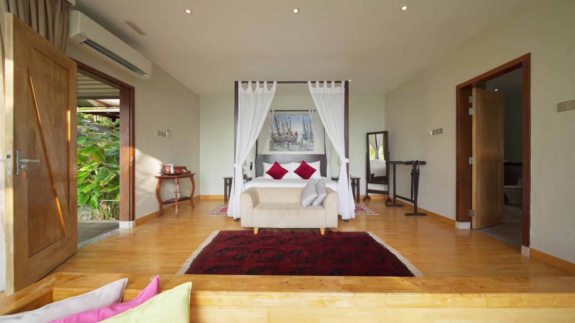 Ambong Pool Villas - Private Pool Pantai Cenang  Kültér fotó