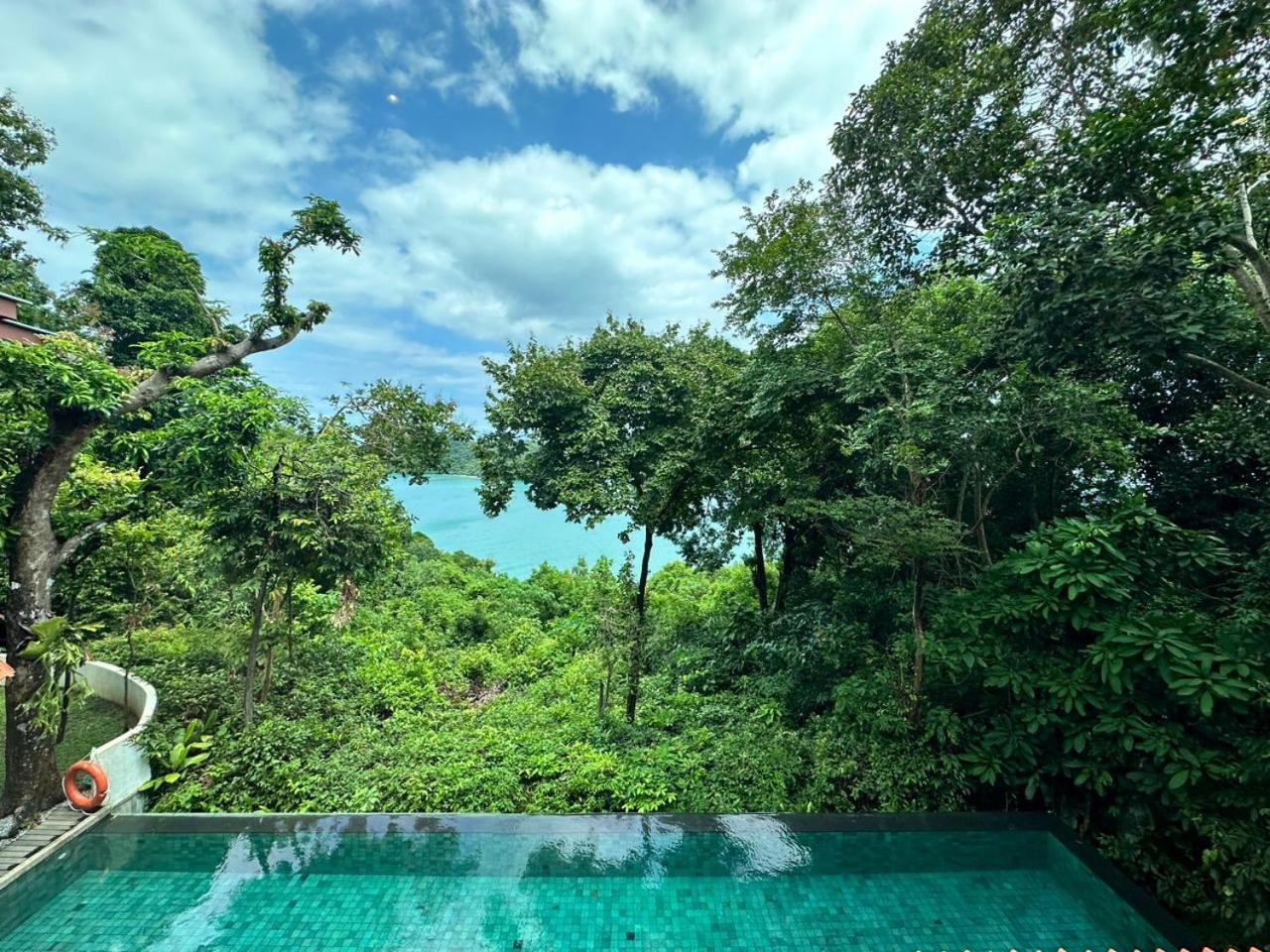 Ambong Pool Villas - Private Pool Pantai Cenang  Kültér fotó