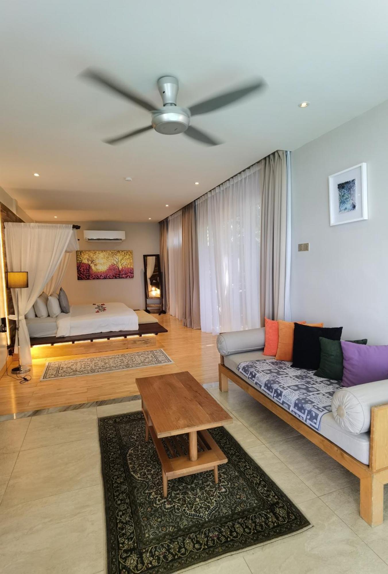 Ambong Pool Villas - Private Pool Pantai Cenang  Kültér fotó