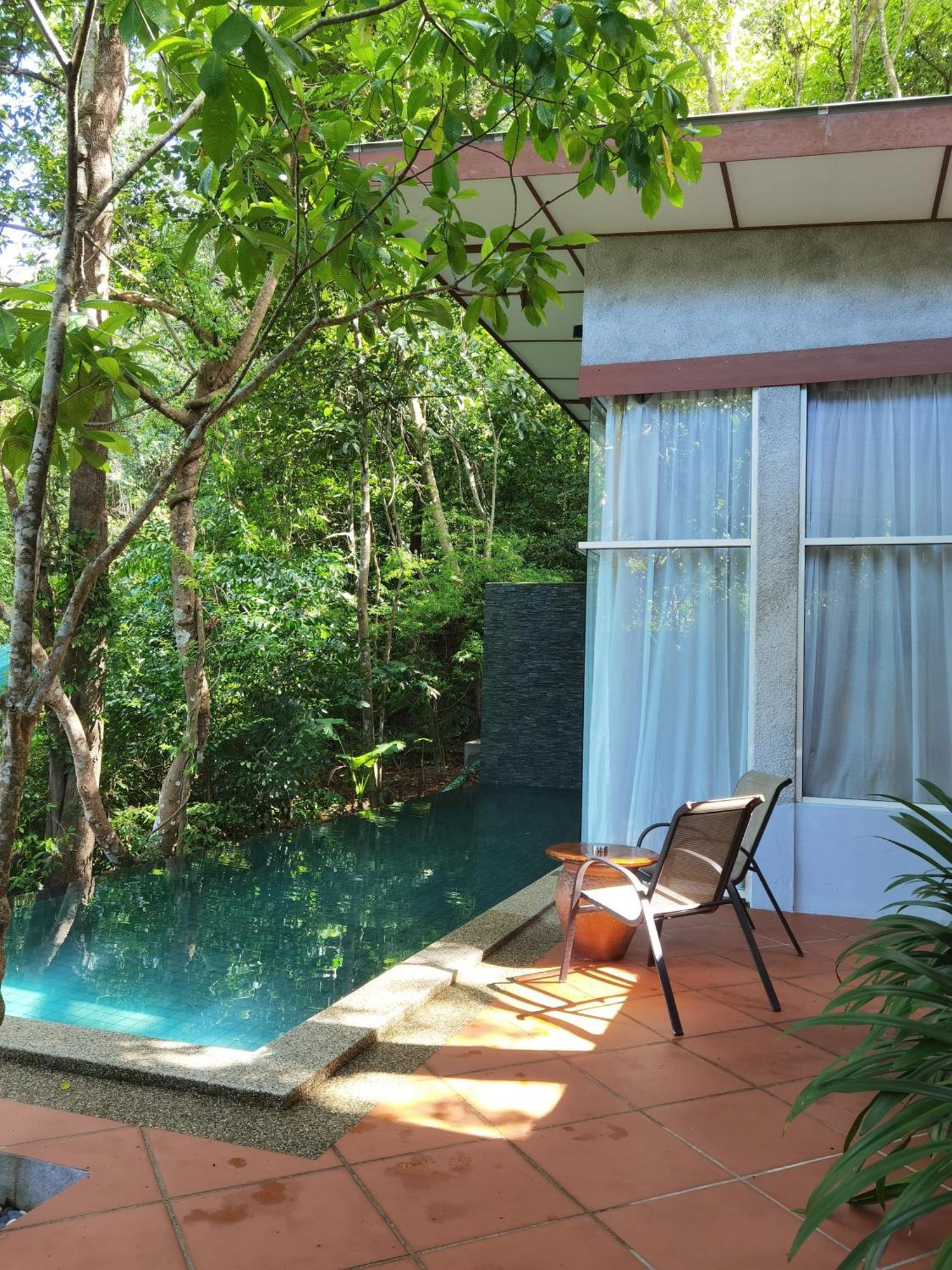Ambong Pool Villas - Private Pool Pantai Cenang  Kültér fotó