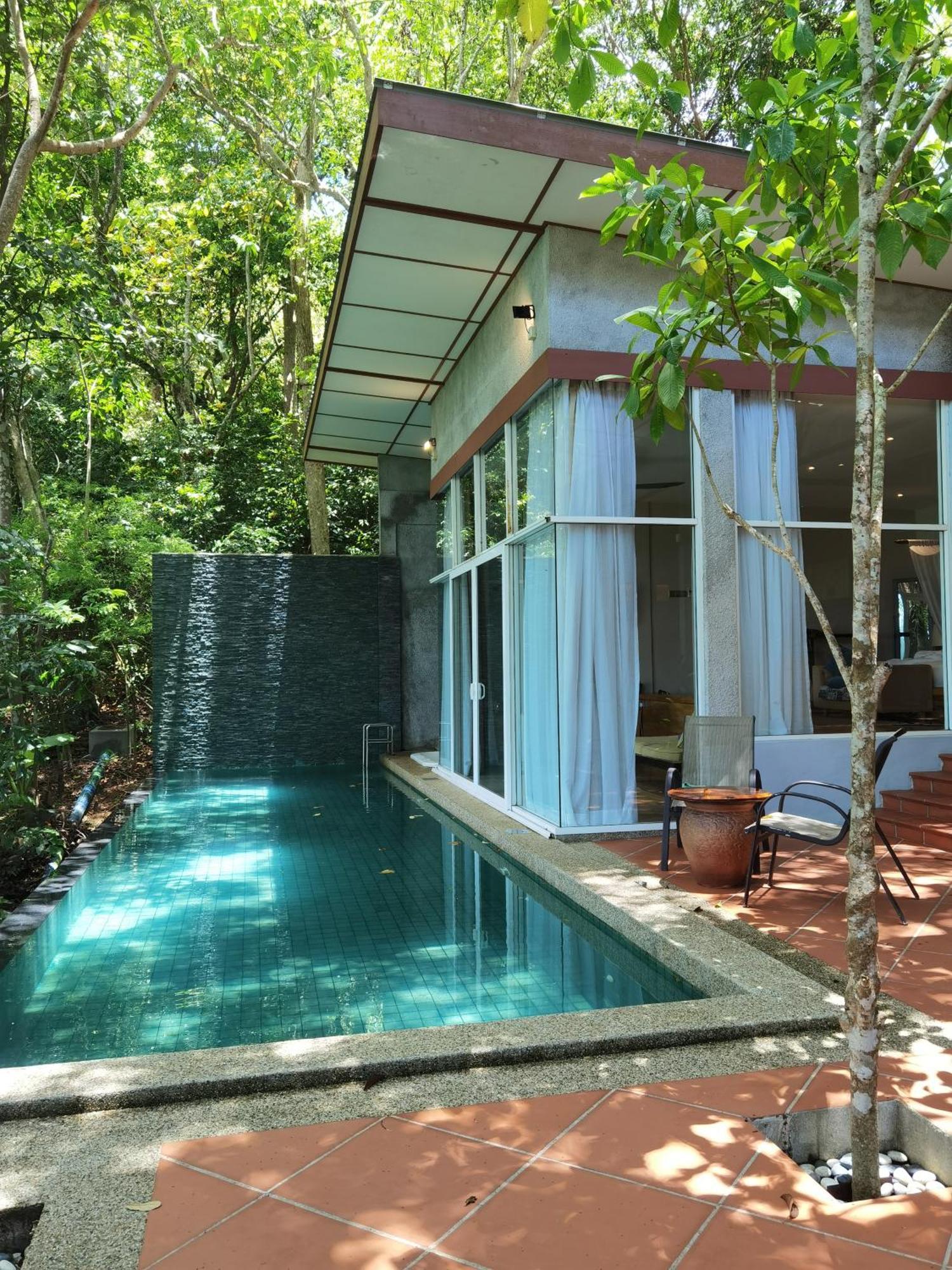 Ambong Pool Villas - Private Pool Pantai Cenang  Kültér fotó