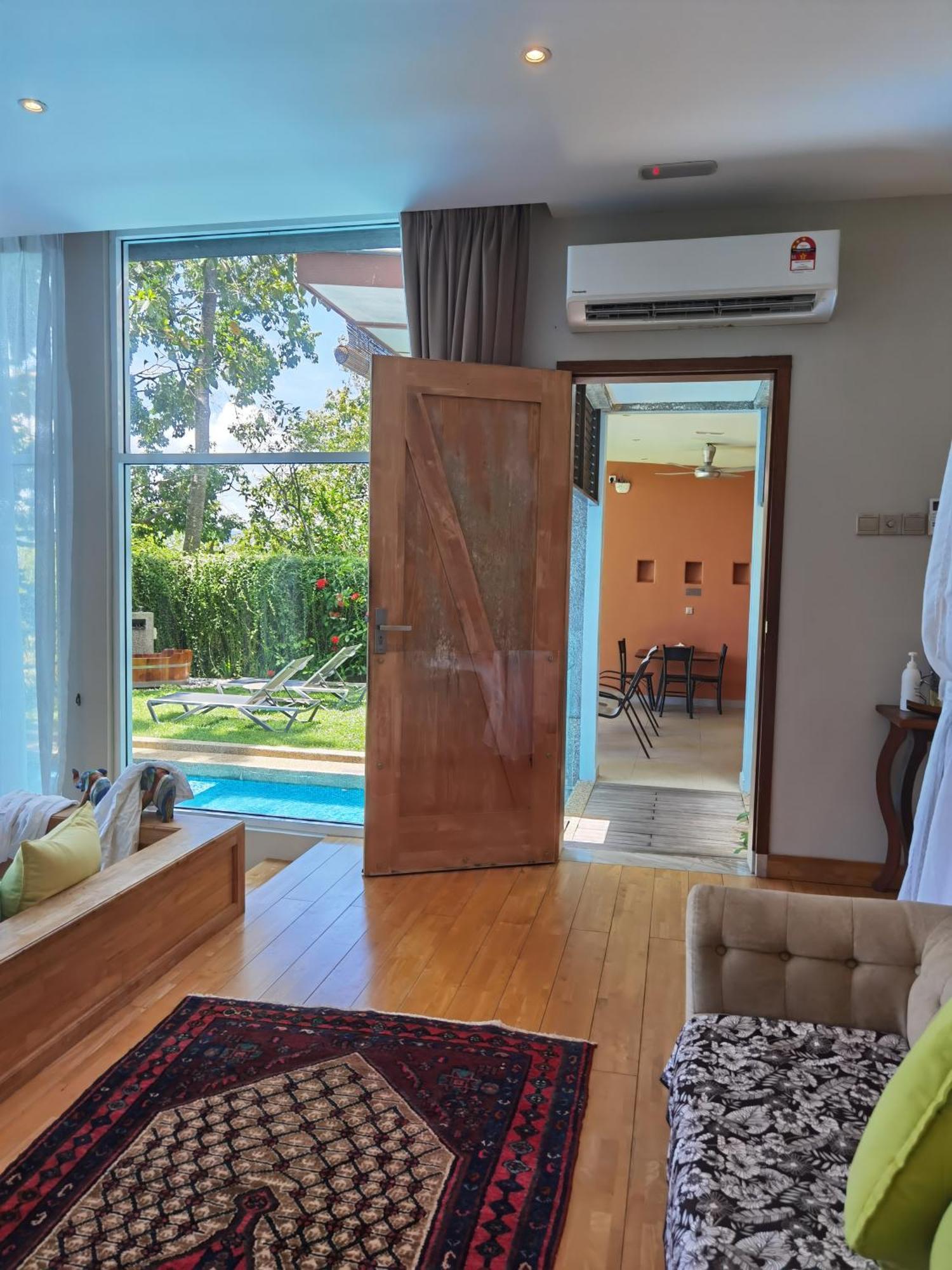 Ambong Pool Villas - Private Pool Pantai Cenang  Kültér fotó